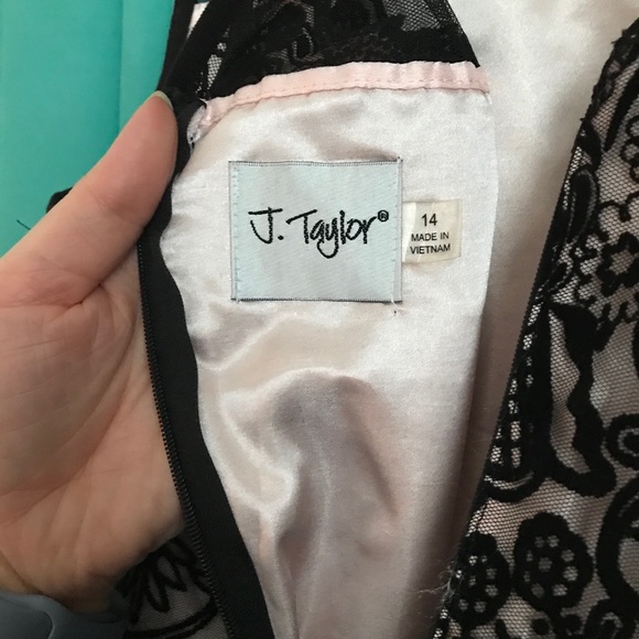 J. Taylor Black Cocktail Party Dress Velvet 14 🖤 - Picture 9 of 13
